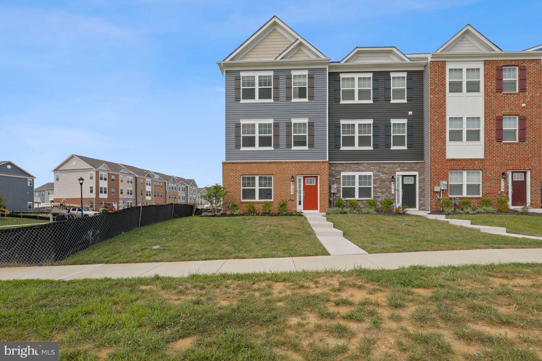 9605 Silver Bluff Way Bowie, MD 20721 - Photo 3 of 38