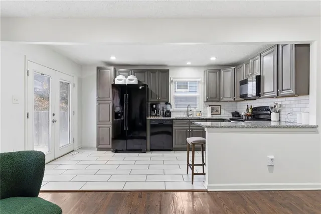 $355,000 | 515 South Meadowbrook Lane, Olathe, KS 66062