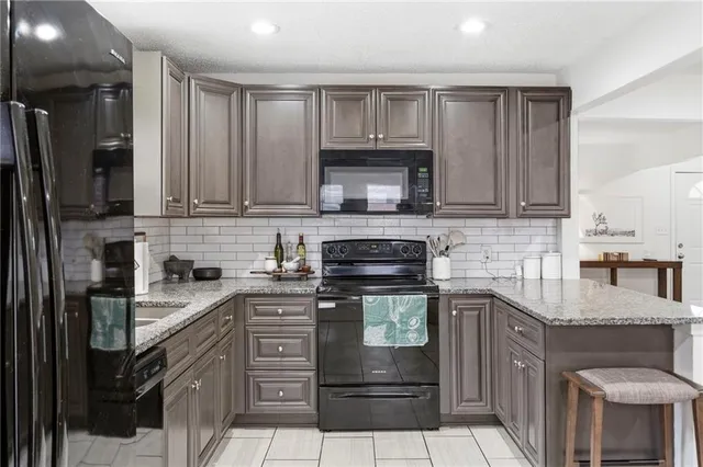 $355,000 | 515 South Meadowbrook Lane, Olathe, KS 66062