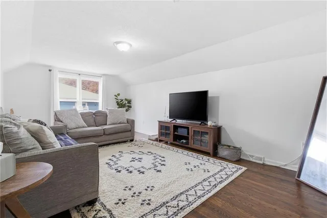 $355,000 | 515 South Meadowbrook Lane, Olathe, KS 66062