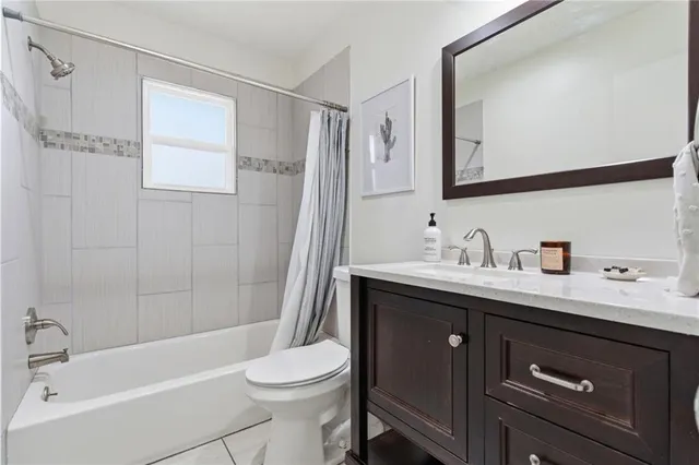 $355,000 | 515 South Meadowbrook Lane, Olathe, KS 66062