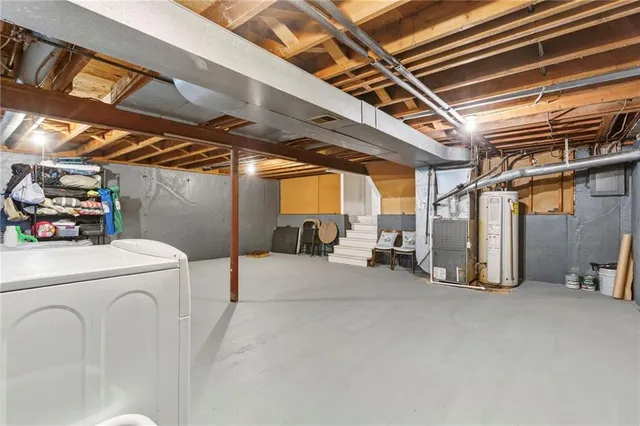 $355,000 | 515 South Meadowbrook Lane, Olathe, KS 66062