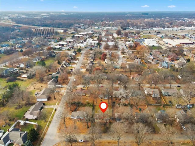 $355,000 | 515 South Meadowbrook Lane, Olathe, KS 66062