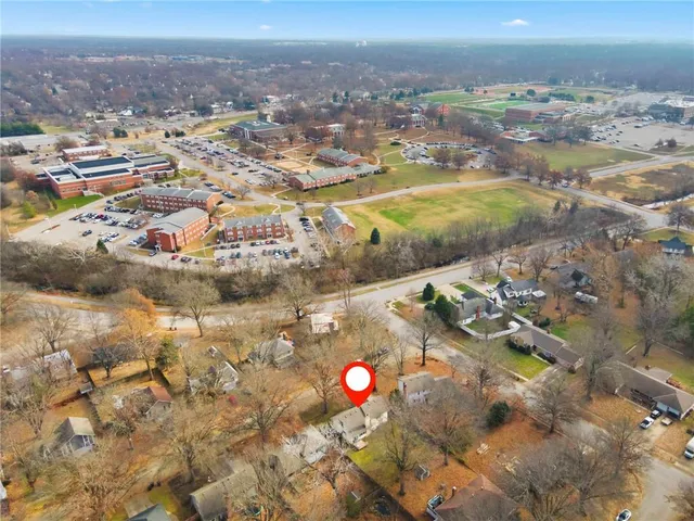 $355,000 | 515 South Meadowbrook Lane, Olathe, KS 66062