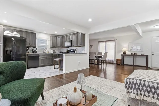 $355,000 | 515 South Meadowbrook Lane, Olathe, KS 66062