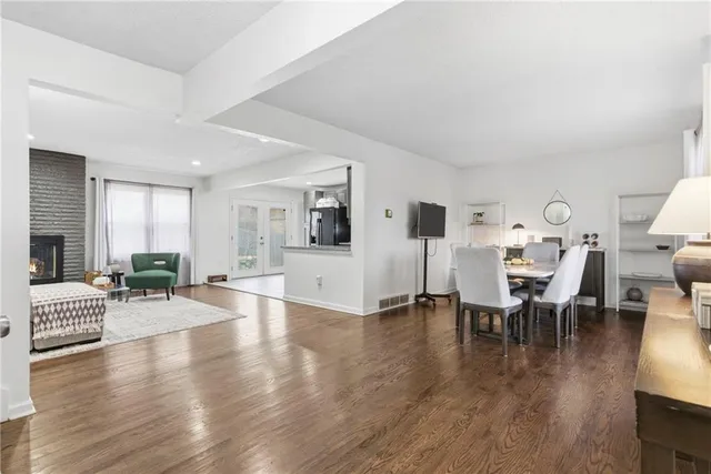 $355,000 | 515 South Meadowbrook Lane, Olathe, KS 66062