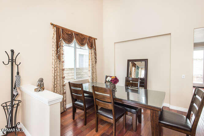 1462 Windmill Way Simi Valley, CA 93065 - Photo 3 of 26