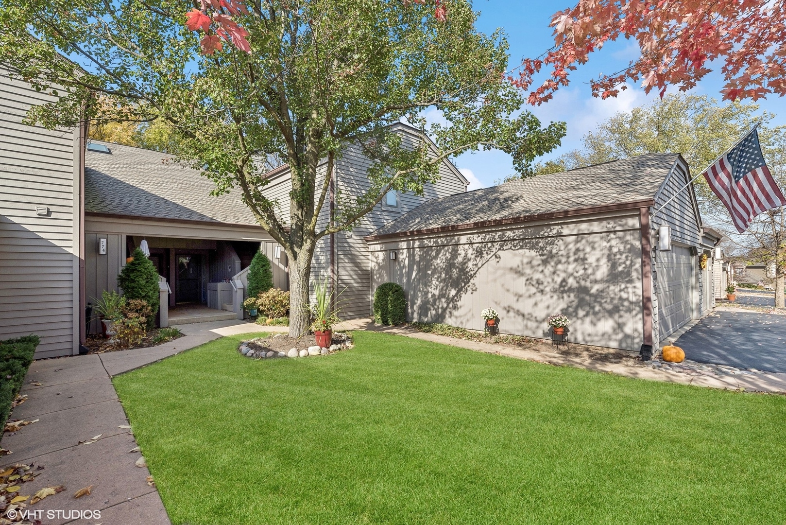774 Shoreline Road, Unit D Lake Barrington, IL 60010 - Photo 1 of 21 Gallery Image 1
