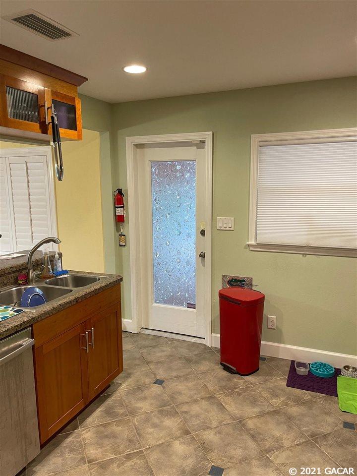 415 Southwest 27th Street Gainesville, FL 32607 - Photo 4 of 13