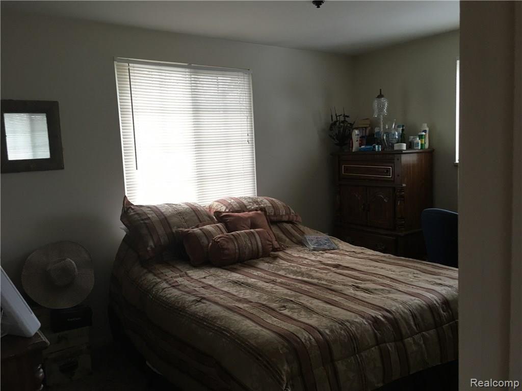 2021 North Long Lake Road Fenton, MI 48430 - Photo 10 of 16