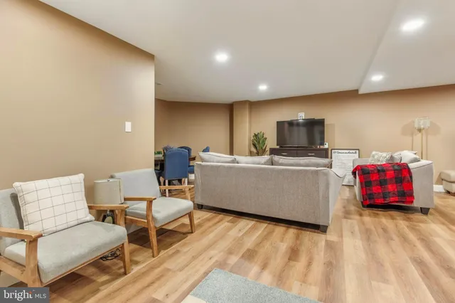 $1,575,000 | 703 Daventry Way, Ambler, PA 19002