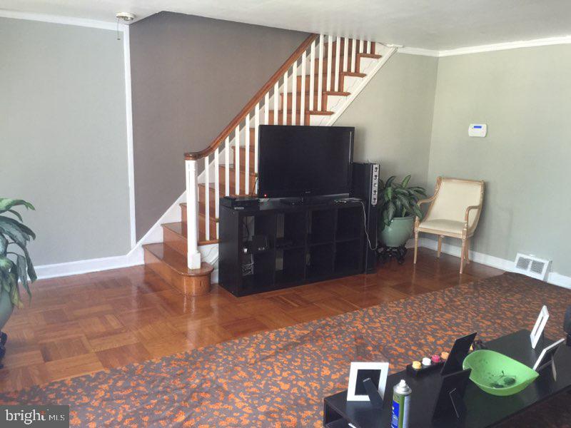 7545 Brookhaven Road Philadelphia, PA 19151 - Photo 5 of 17 Gallery Image 5