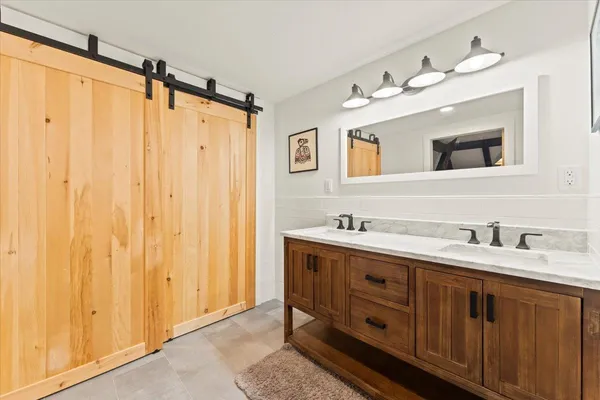 $2,399,000 | 662 Howe Farm Road, Jamaica, VT 05343