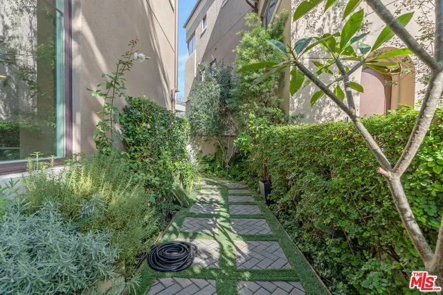 $10,500 | 12860 South Seaglass Circle, Los Angeles, CA 90094