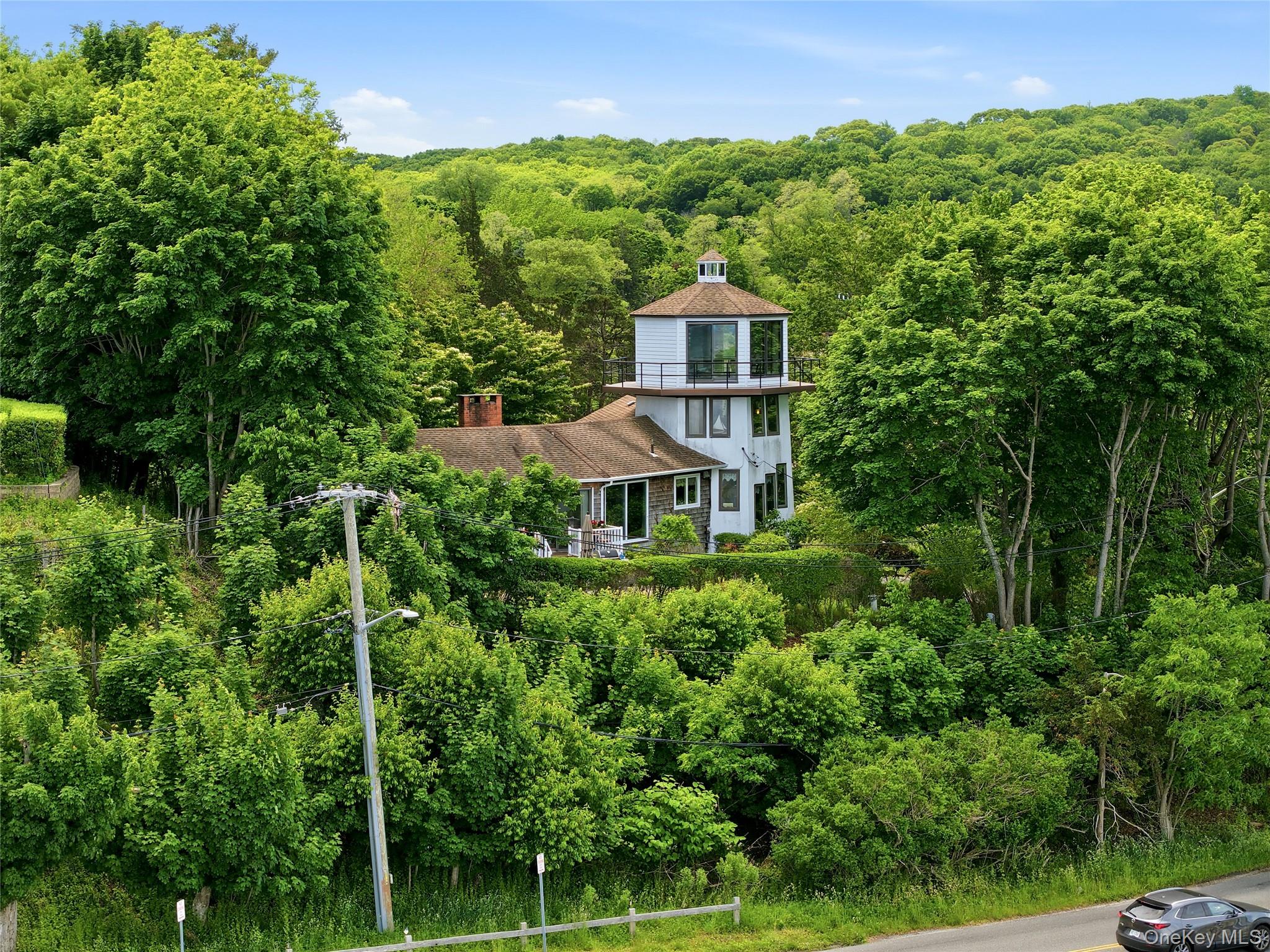 195 Shore Road Mount Sinai, NY 11766 - Photo 3 of 50