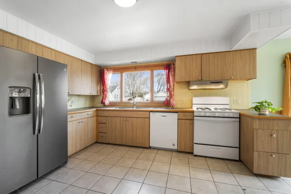 $324,500 | 256 Cottage Avenue, Fond du Lac, WI 54935