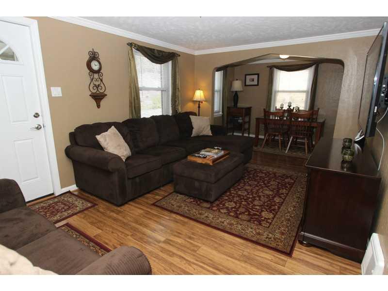847 Shadycrest Road Beechview, PA 15216 - Photo 4 of 22 Living Room.