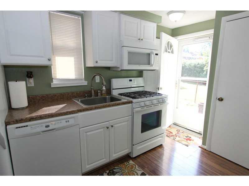 847 Shadycrest Road Beechview, PA 15216 - Photo 10 of 22 Kitchen.