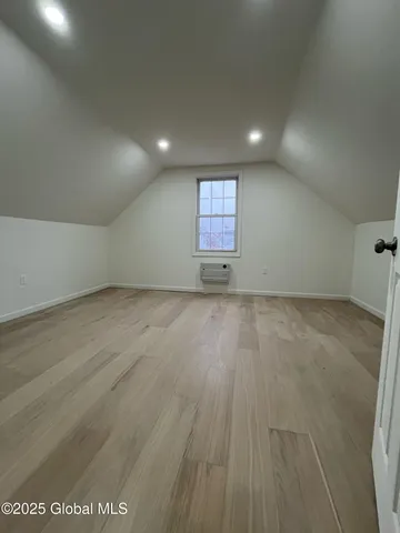 $2,100 | 86 Hackett Boulevard, Unit 2, Albany, NY 12209