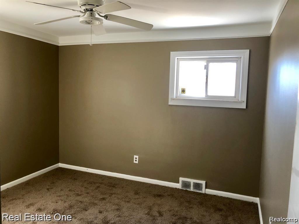 1229 Goddard Road Wyandotte, MI 48192 - Photo 9 of 22 8.jpg