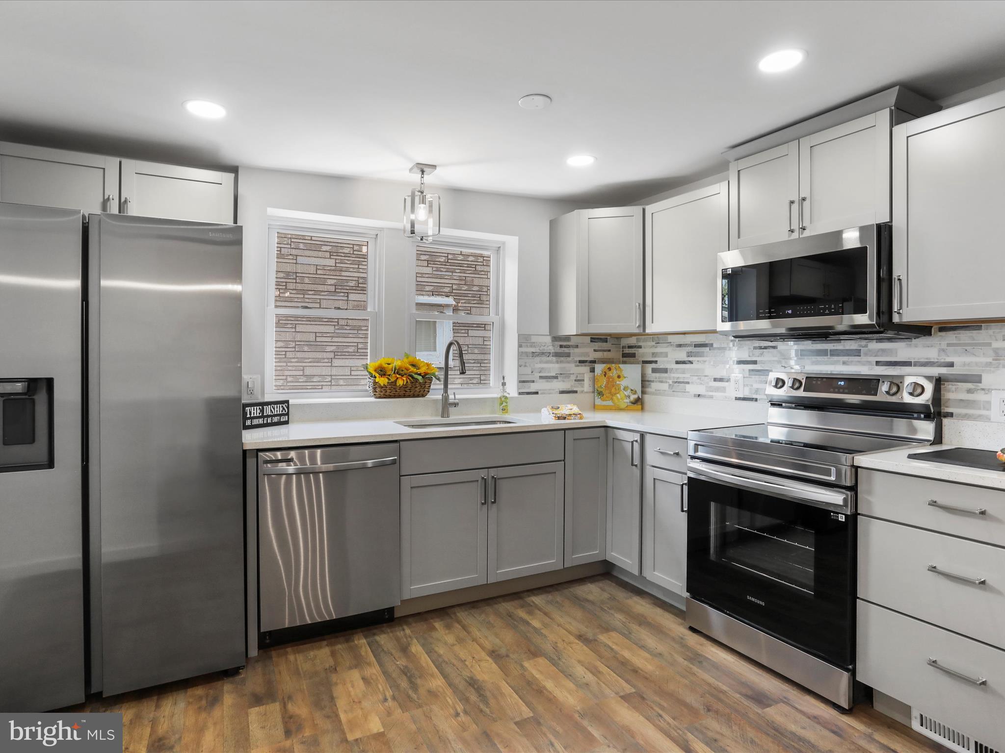 610 George Street Hagerstown, MD 21740 - Photo 12 of 27 Upgraded and attractive kitchen