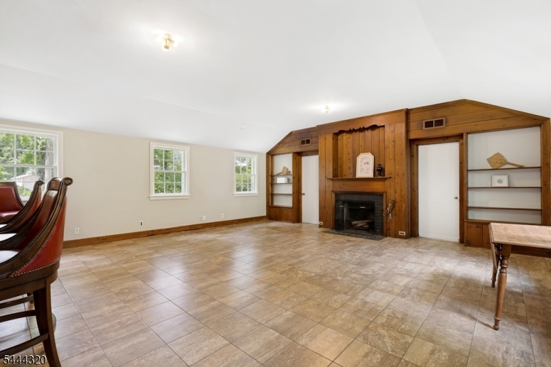 62 Gaston Road Morristown, NJ 07960 - Photo 5 of 32