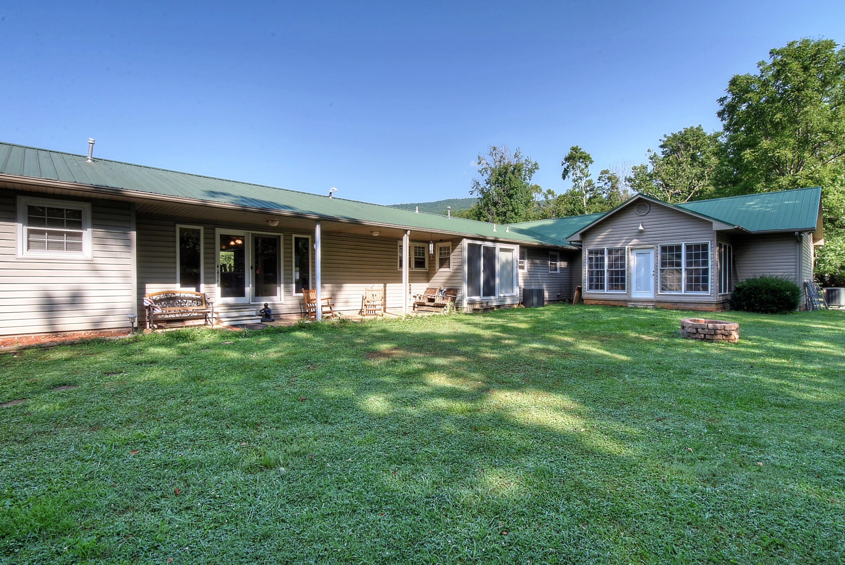 348 Price Road Elizabethton, TN 37643 - Photo 38 of 41 348 Price Road Elizabethton TN 37643 (38