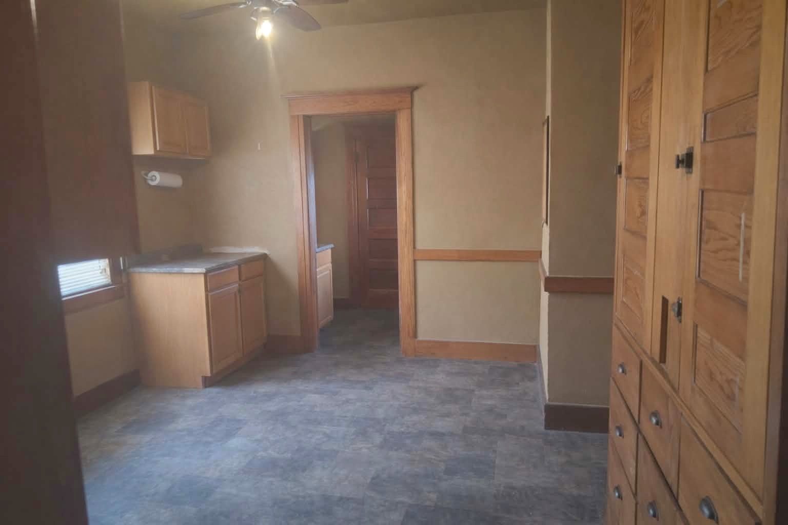 1231 South Float Avenue Freeport, IL 61032 - Photo 4 of 7 a view of an empty room with closet