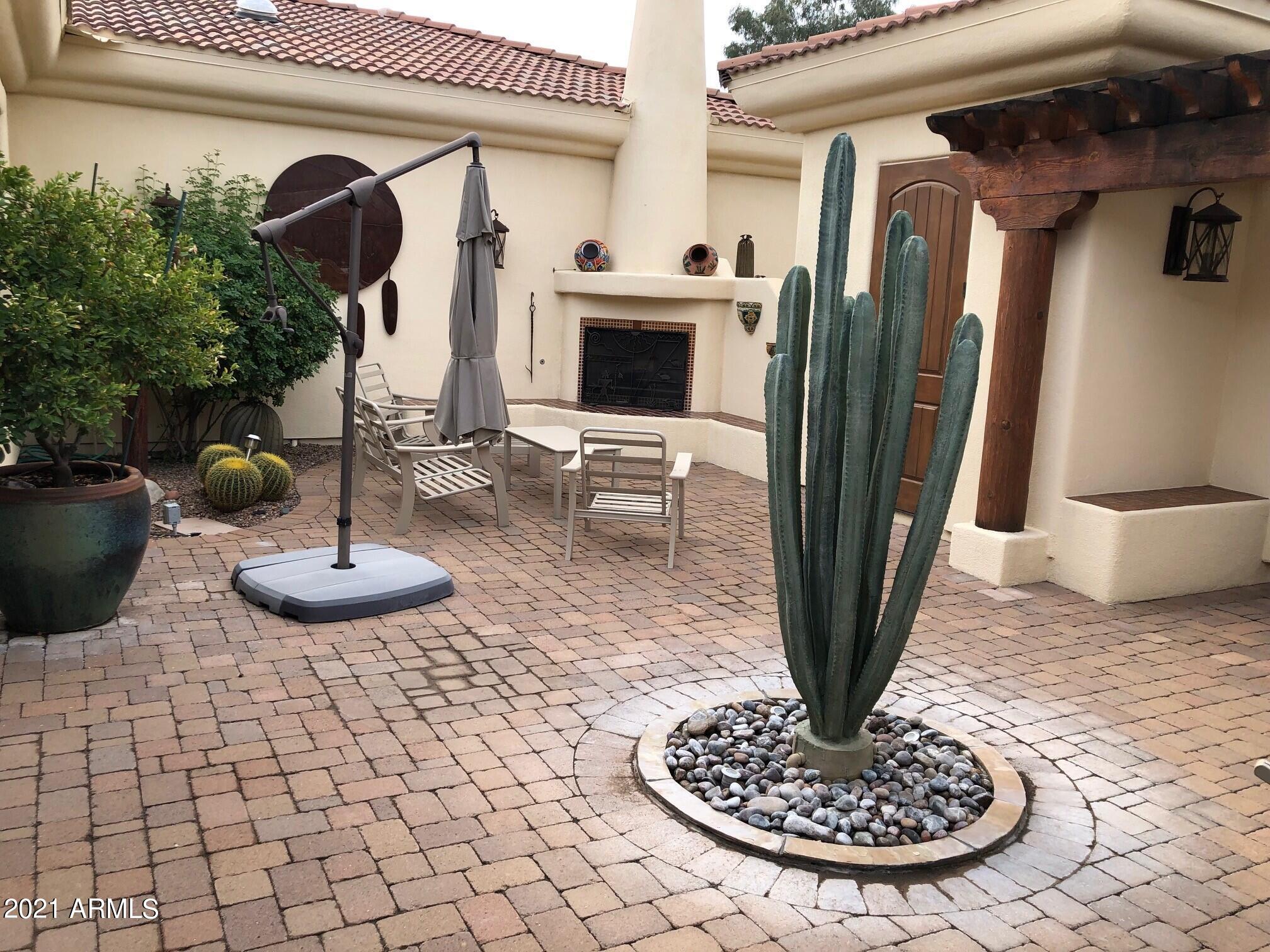 27213 North Azatlan Drive Rio Verde, AZ 85263 - Photo 2 of 5 Front Court Yard