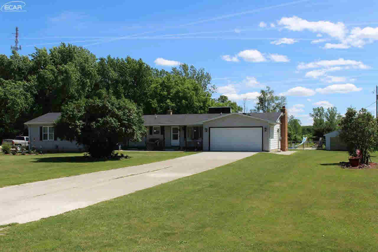 3312 East Farrand Road Clio, MI 48420 - Photo 3 of 39 21174008-2.JPG