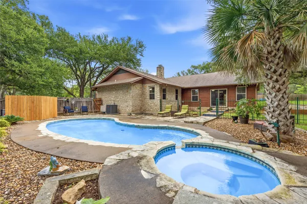$595,000 | 203 Leisurewoods Drive, Buda, TX 78610