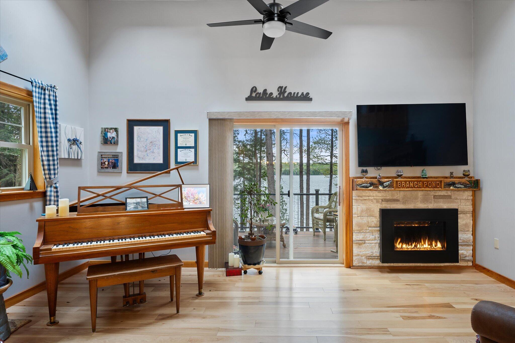 269 Phillips Way Ellsworth, ME 04605 - Photo 9 of 54 13-Living Room