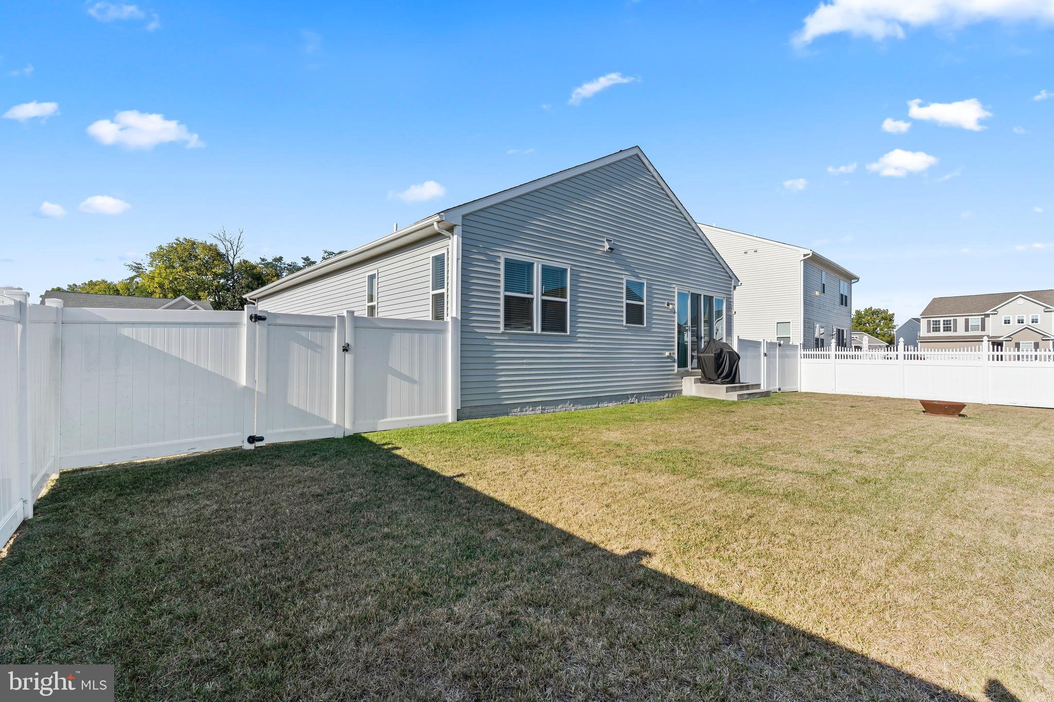17330 Kilpatrick Court Hagerstown, MD 21740 - Photo 6 of 31 a view of an house with backyard