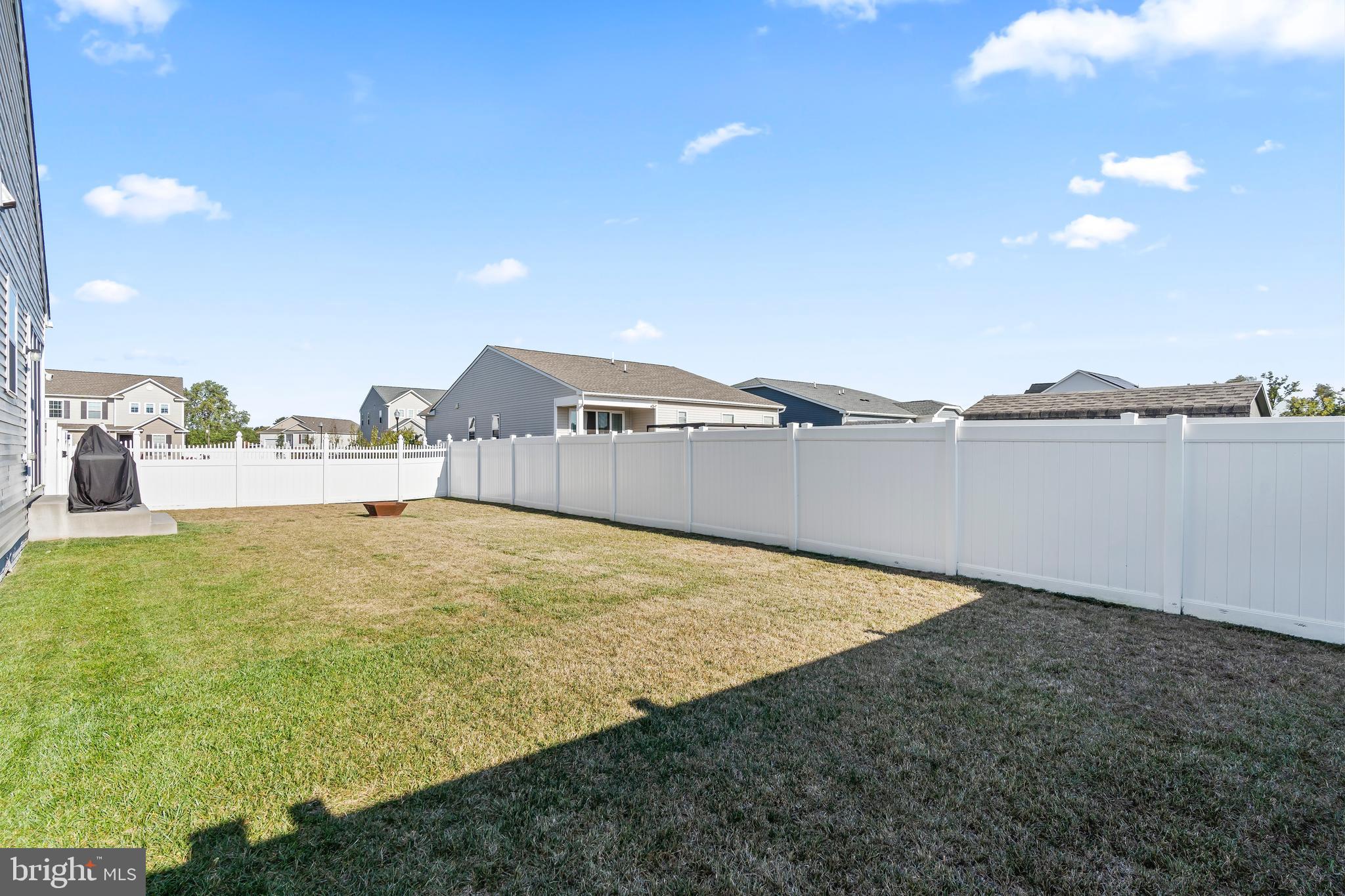 17330 Kilpatrick Court Hagerstown, MD 21740 - Photo 7 of 31 a view of a big room with an empty space