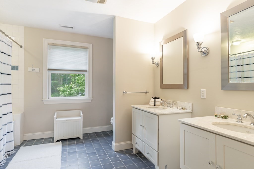 77 Plain Road Wayland, MA 01778 - Photo 23 of 41