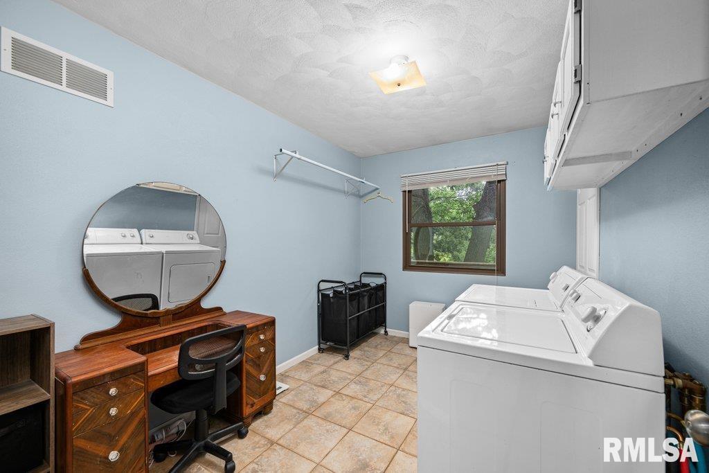 318 Fairfield Road Port Byron, IL 61275 - Photo 13 of 30 Gallery Image 13