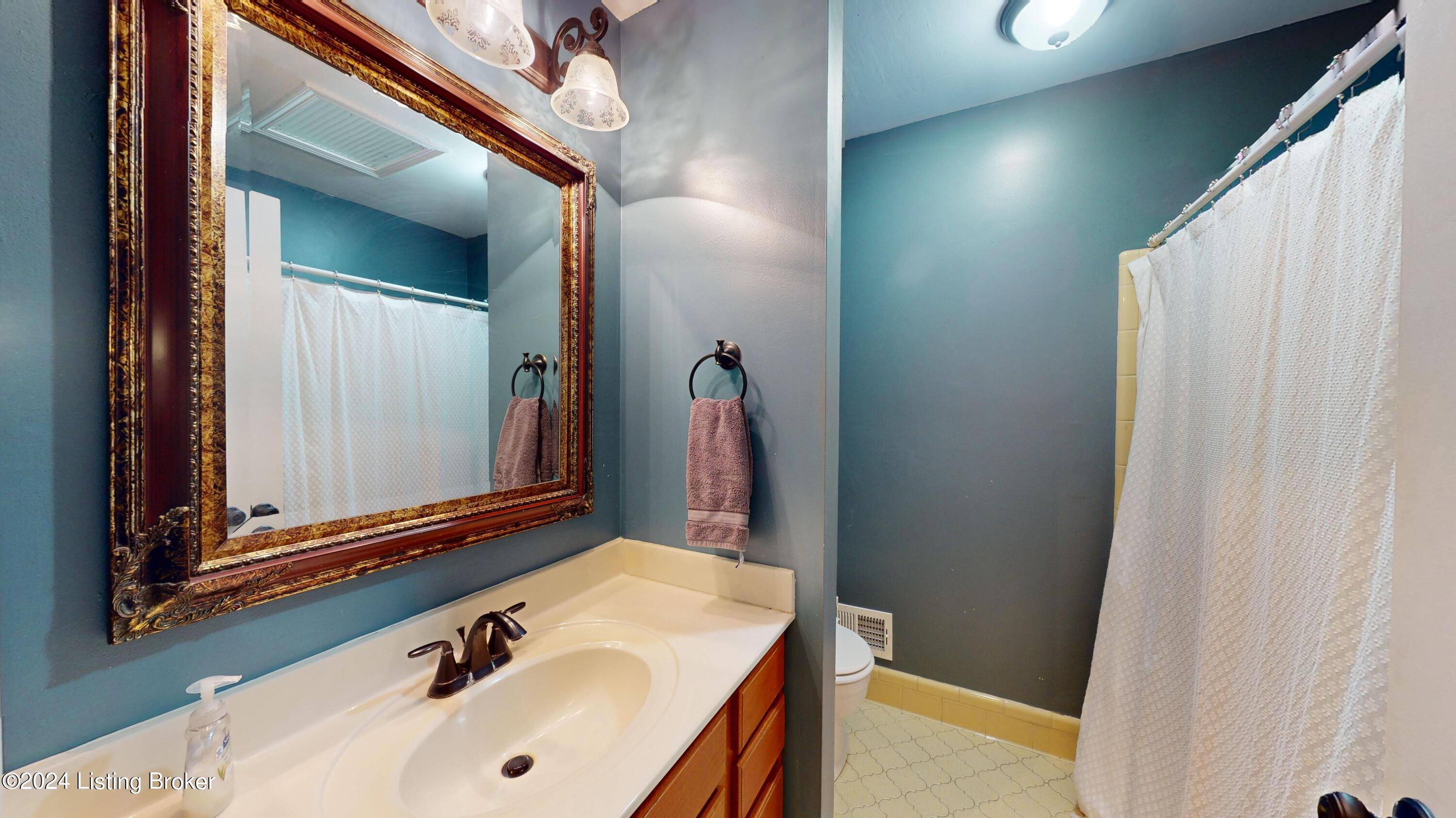 6714 Copperfield Road Louisville, KY 40207 - Photo 16 of 47 6714-Copperfield-Rd-06272024_092311