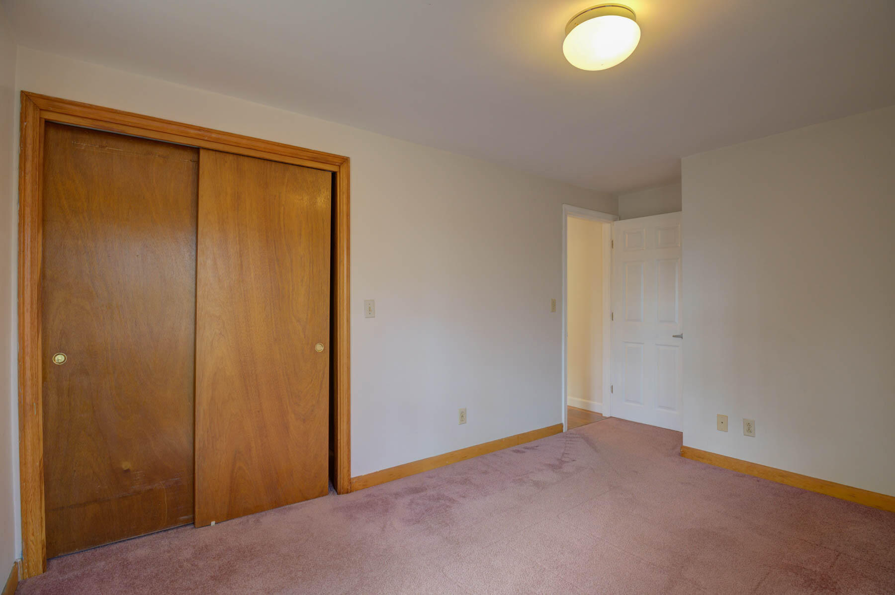8 Ridgewood Circle Kennebunk, ME 04043 - Photo 19 of 42 pic-32