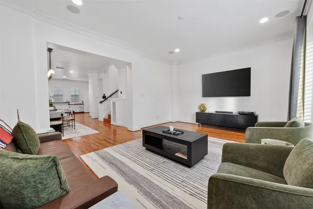 $5,100 | 620 Rutland Street, Unit A, Houston, TX 77007