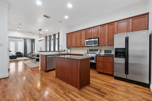 $5,100 | 620 Rutland Street, Unit A, Houston, TX 77007