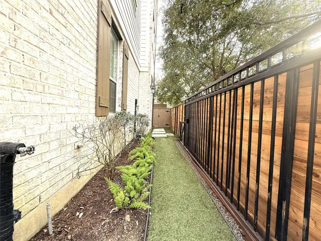 $5,100 | 620 Rutland Street, Unit A, Houston, TX 77007