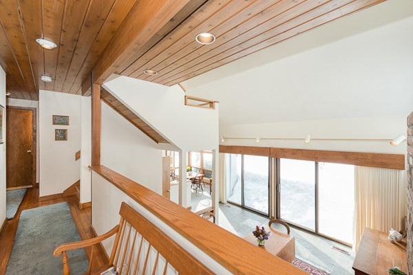 513 Strawberry Hill Road Concord, MA 01742 - Photo 6 of 30 Gallery Image 6