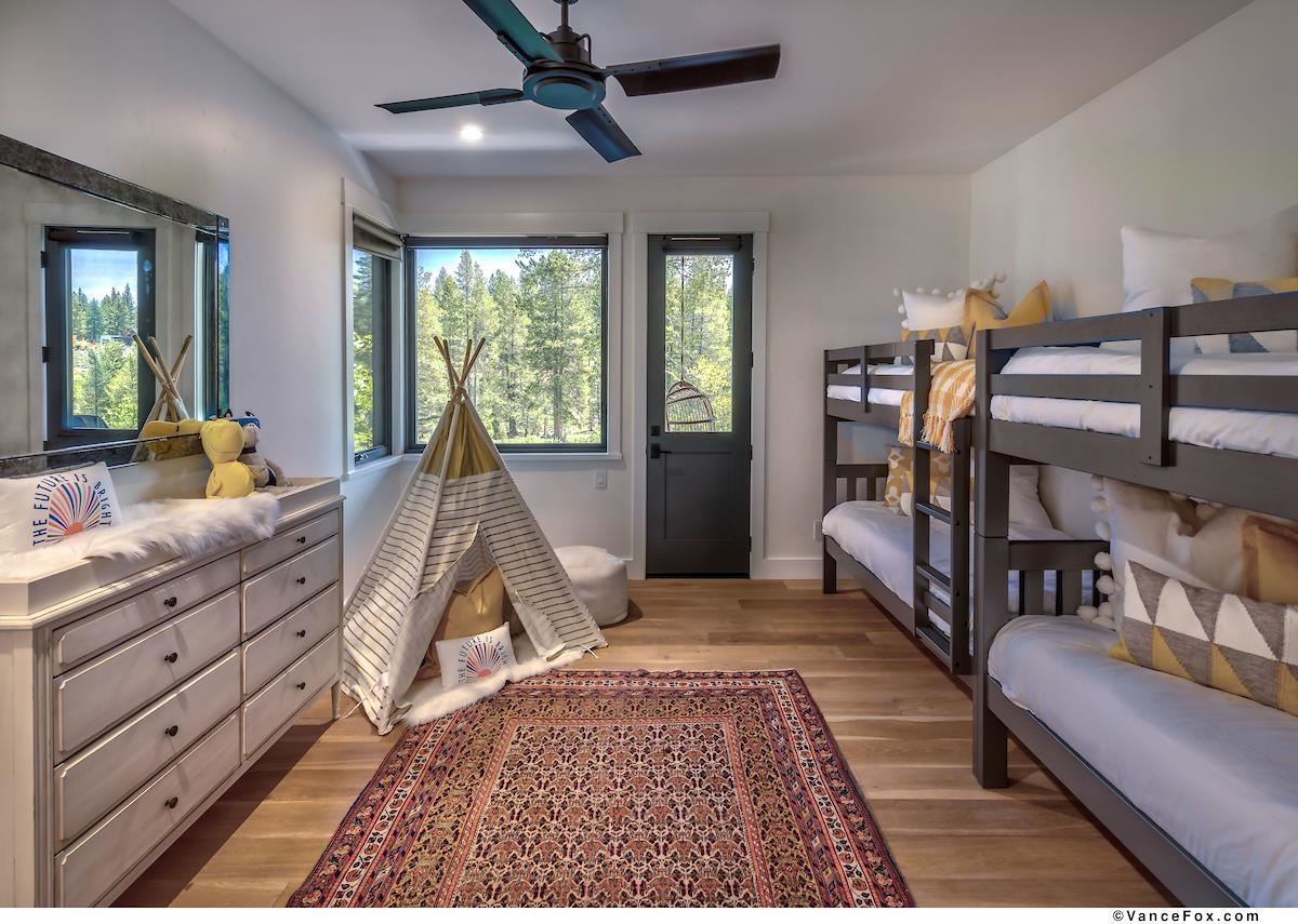11531 Ghirard Road Truckee, CA 96161 - Photo 12 of 21 Gallery Image 12
