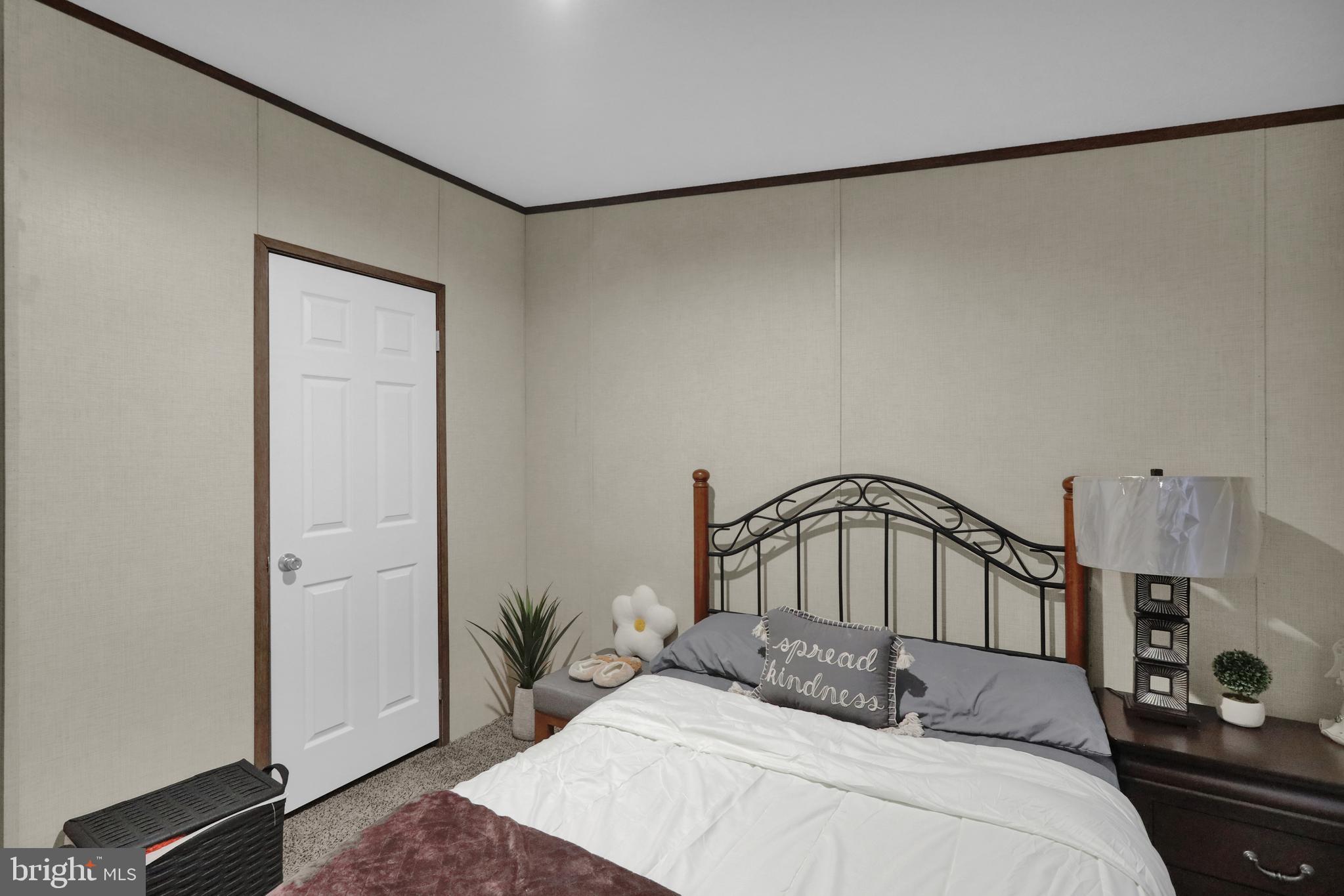 21 Keystone Road Reading, PA 19606 - Photo 21 of 22 a bedroom with a bed and a large mirror