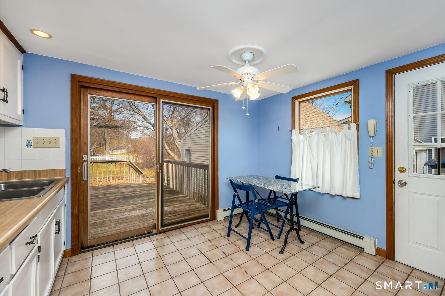 185 Meadowside Road Milford, CT 06460 - Photo 11 of 30