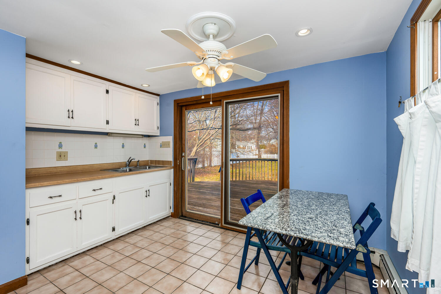 185 Meadowside Road Milford, CT 06460 - Photo 12 of 30