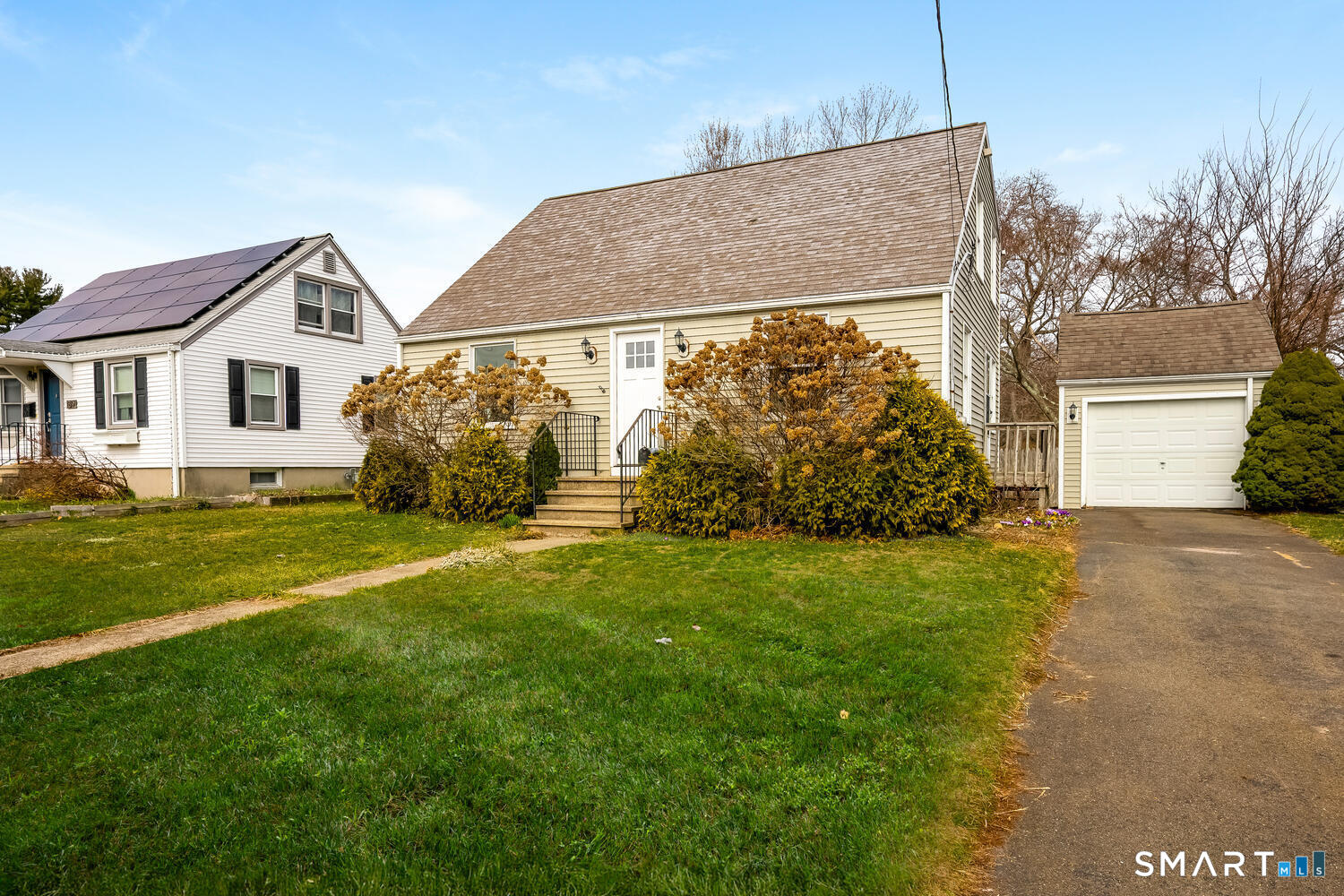 185 Meadowside Road Milford, CT 06460 - Photo 4 of 30