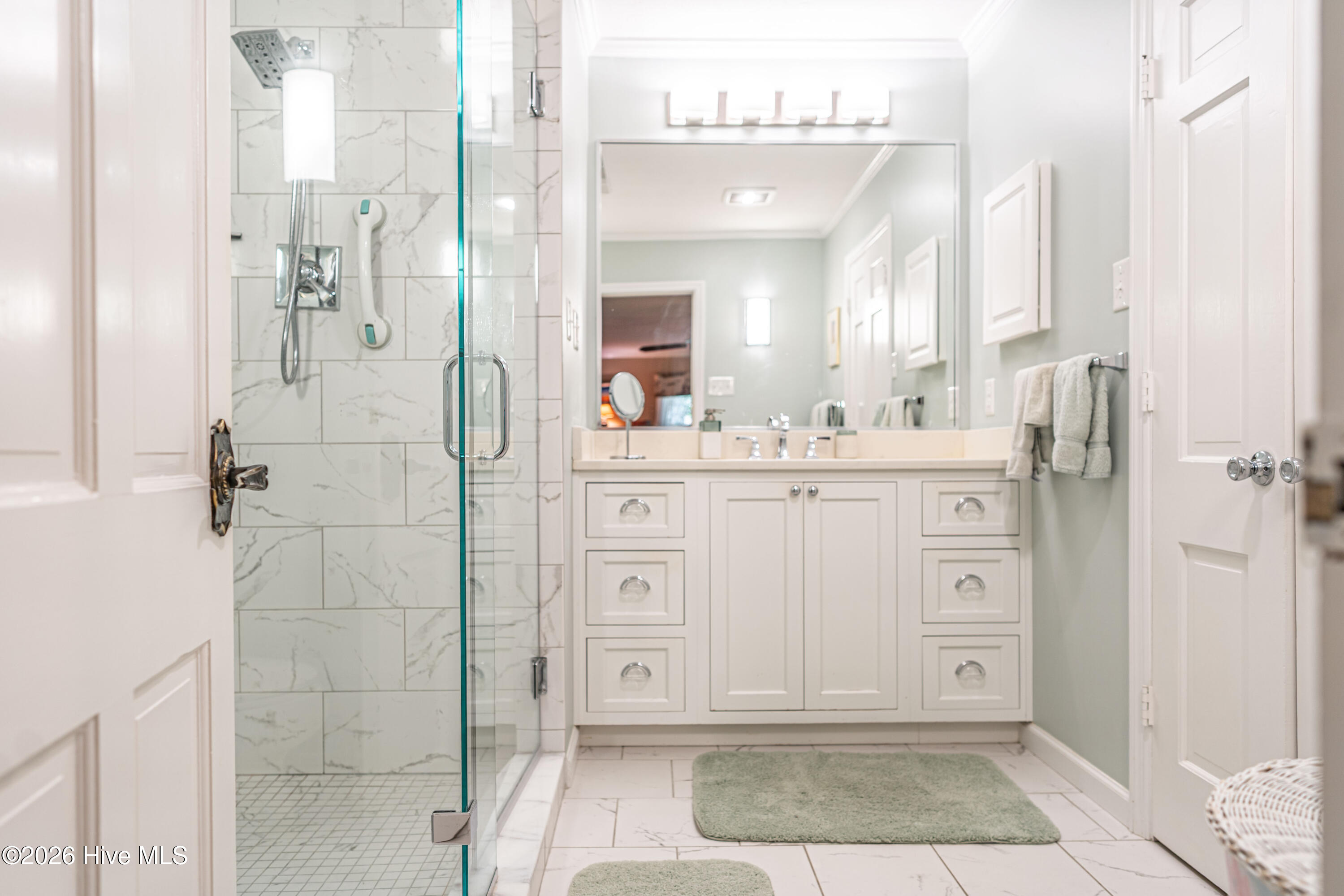 105 Canterbury Road Southern Pines, NC 28387 - Photo 32 of 57 Primary bath with walk in closet