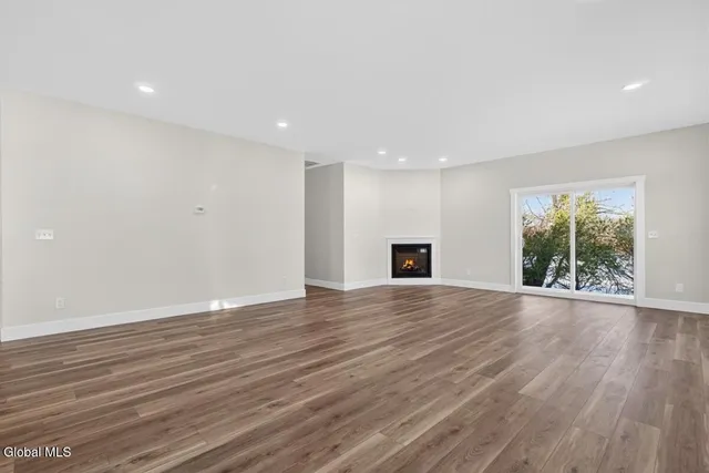 $498,000 | 1 Elena Court, Halfmoon, NY 12065