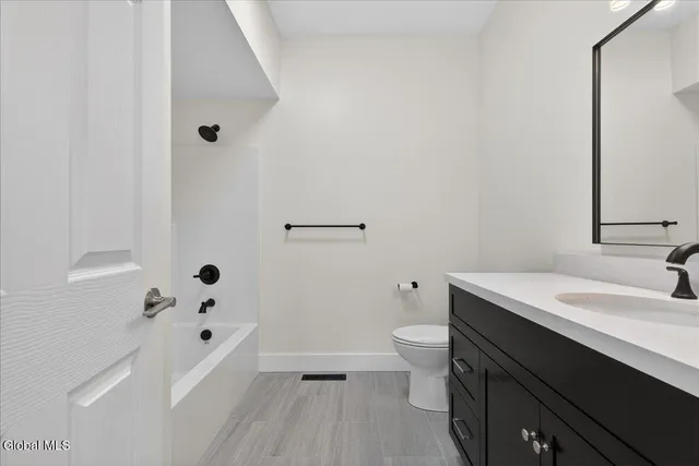 $498,000 | 1 Elena Court, Halfmoon, NY 12065